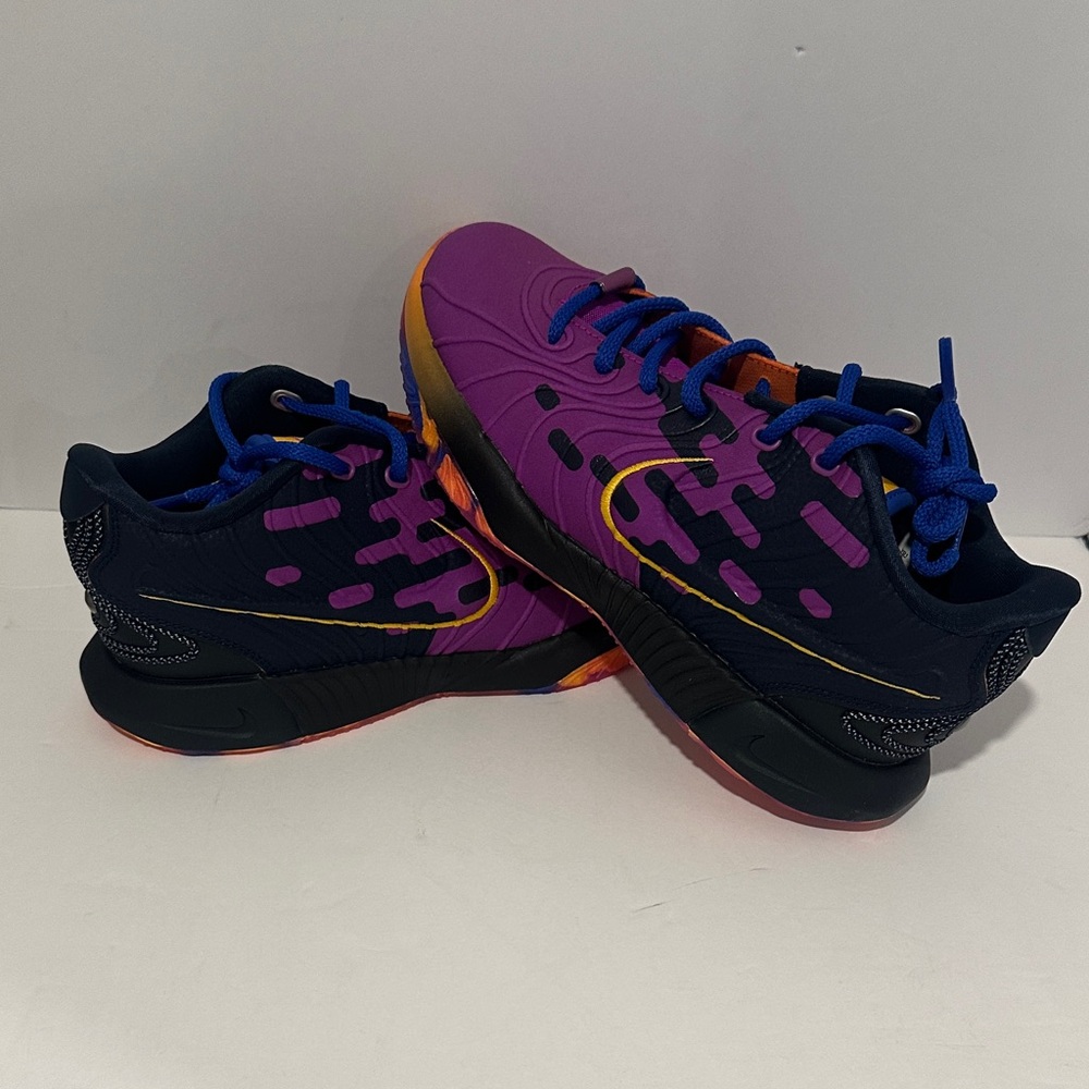 LEBRON XXI SE ‘WELCOME TO CAMP’ (GS) Sz 6.5 (FN5040-500)